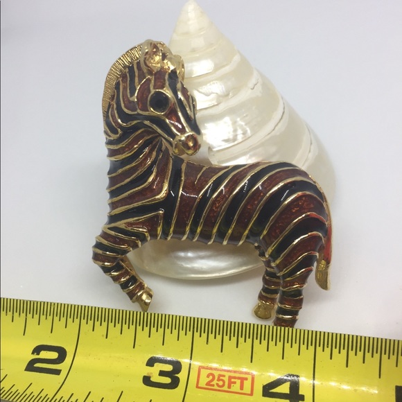 Golden Zebra Brooch - Picture 2 of 5